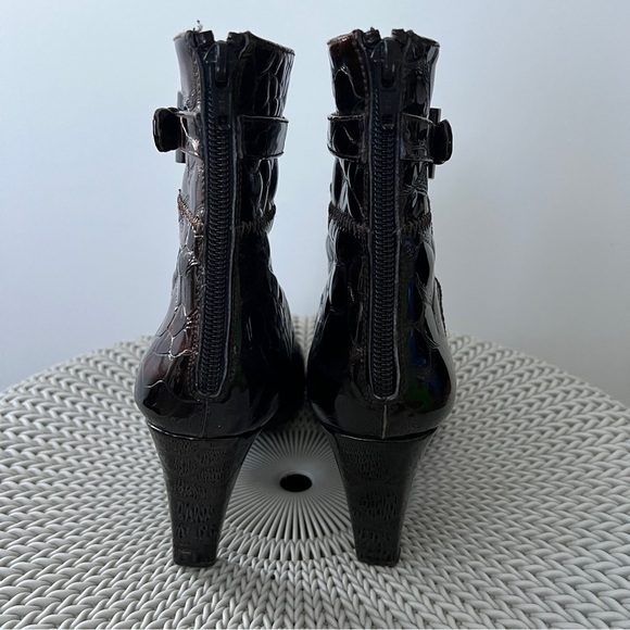 Stuart Weitzman Croc Embossed Patent Leather Boots Size 9.5 - Picture 4 of 10